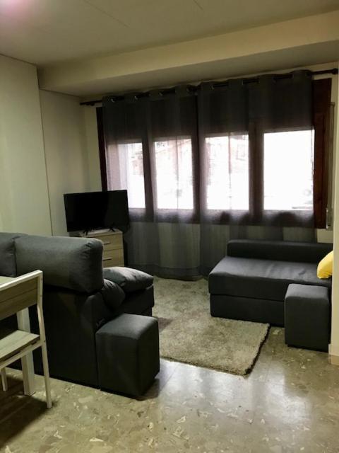 Apartament Encantador Al Centre De Vic Aptgarbi Exterior foto